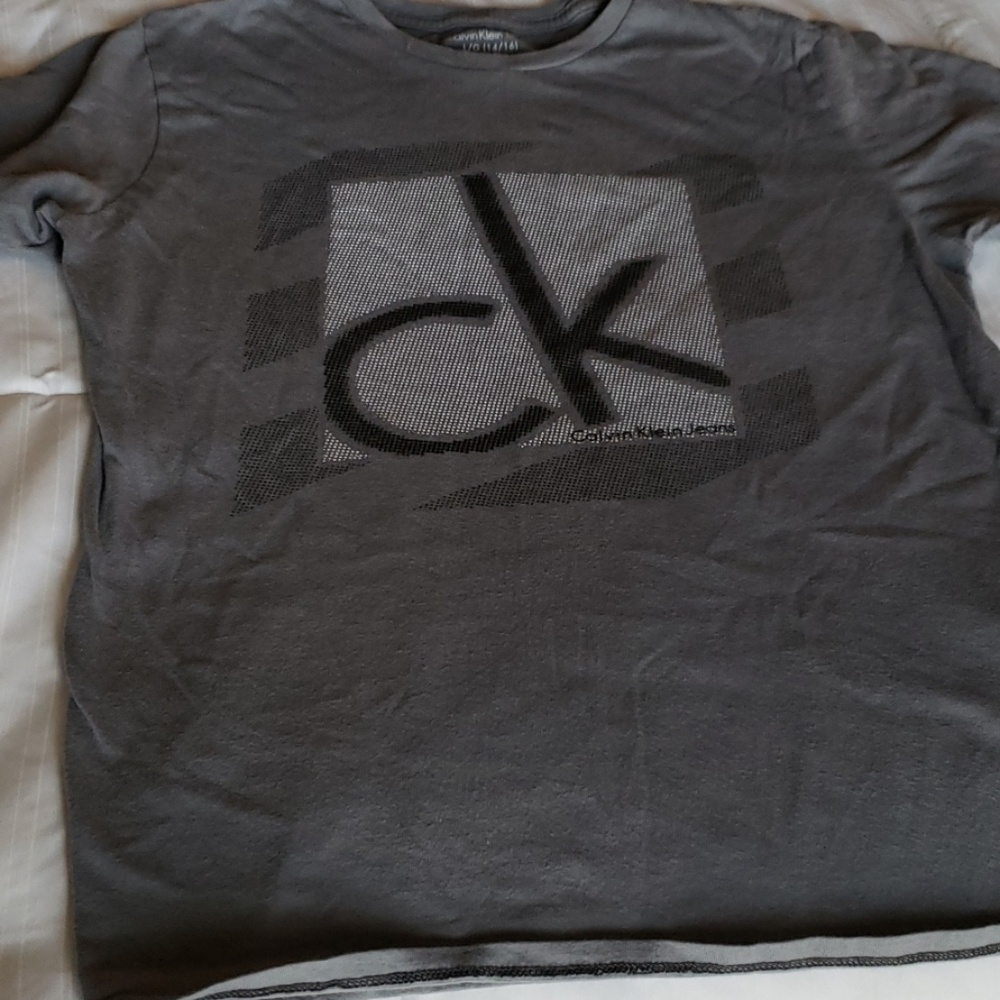 Calvin Klein boys t- shirt